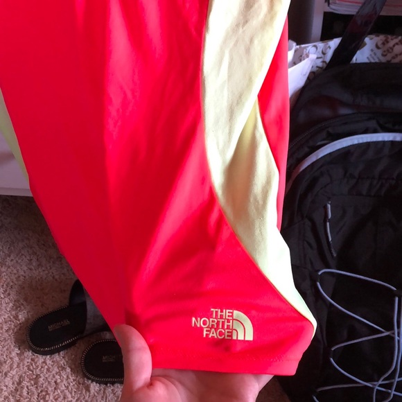 Pink and yellow workout top from the north face - Picture 4 of 6